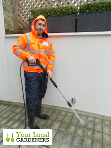 Rely on garden specialists in path and driveway clearance from Walthamstow.